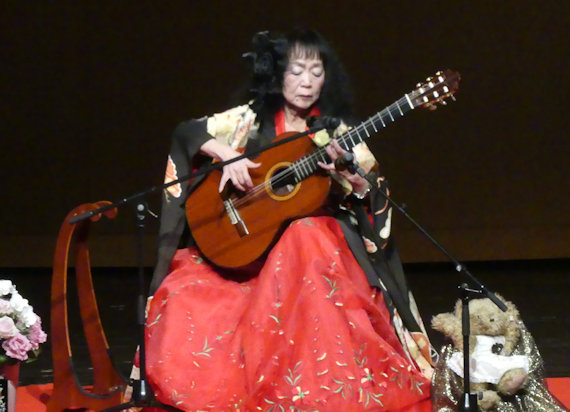 篠崎洋子 ひとりオペラ「平和の翼」杉田劇場ホール