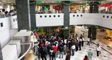 �v�������c�Ń��W�I���p�̗l�q