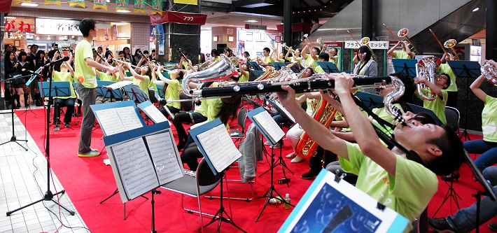 �u���X�E�J�X�~�b�V���A�v�������c�n�ƍ� �S���Q�W��