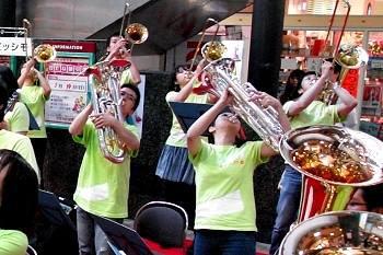 �u���X�E�J�X�~�b�V���A�v�������c�n�ƍ� �S���Q�W��