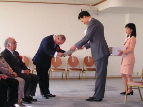 永年在職25年表彰(大西会長)
