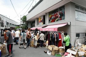 �w�Ɍ������l���E�E�E