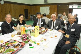 �j���̗l�q