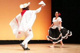 ペルーの踊り1