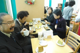 試食