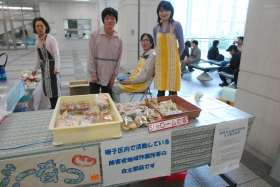 自主製品販売の様子
