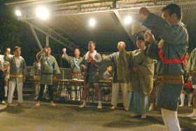 中原の万灯神輿