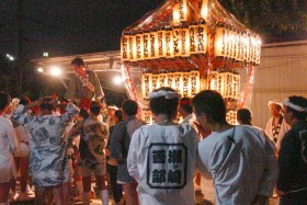 中原の万灯神輿