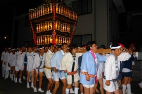 中原の万灯神輿