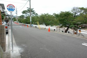 真新しい泉谷公園バス停