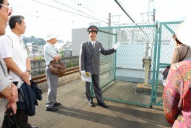 新杉田駅ホームを見学