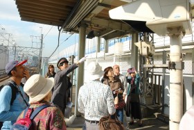 新杉田駅ホームを見学