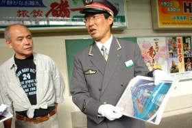 新杉田駅ホームを見学