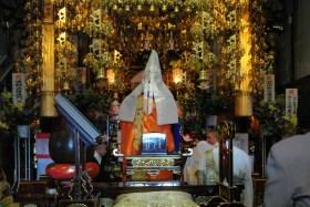 妙法寺の法燈継承式