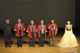 篠崎洋子「愛のシルクロード」