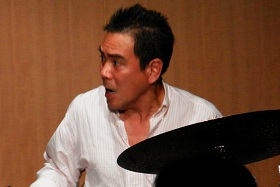 }CP͍ on Drums