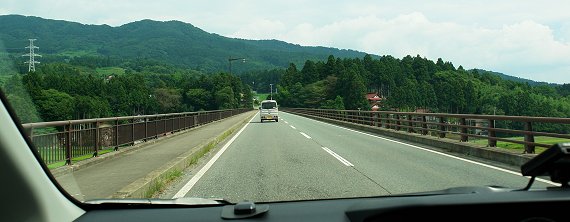 バルブのスタッフ一同、東北で炊き出し