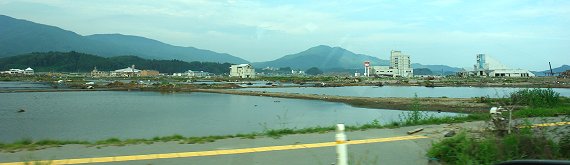 バルブのスタッフ全員で東北へ炊き出し