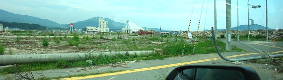 バルブのスタッフ全員で東北へ炊き出し