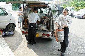 バルブのスタッフ全員で東北へ炊き出し