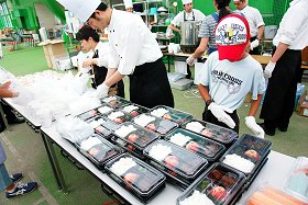 バルブのスタッフ全員で東北へ炊き出し
