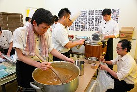バルブのスタッフ全員で東北へ炊き出し