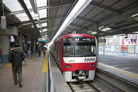 京急大師線出発ホーム(京急川崎駅)