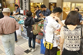 気仙沼復興応援市 プララ杉田1階パティオ広場
