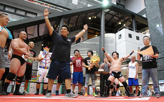 大日本プロレス(BJW)の商店街プロレス in プララ杉田