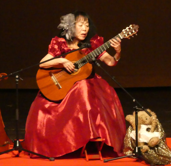 篠崎洋子 ひとりオペラ「平和の翼」杉田劇場ホール