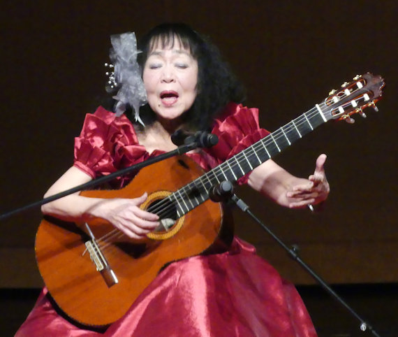 篠崎洋子 ひとりオペラ「平和の翼」杉田劇場ホール
